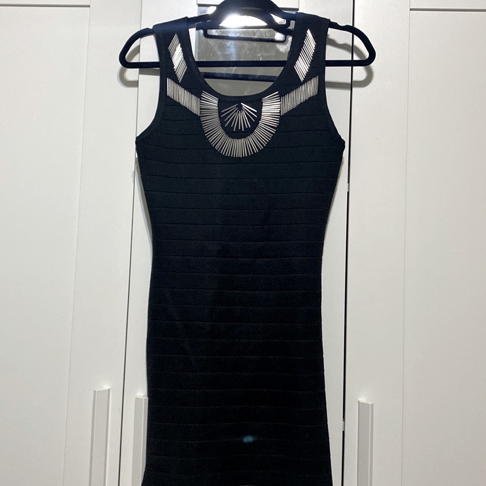 Sleeveless bodycon mini dress